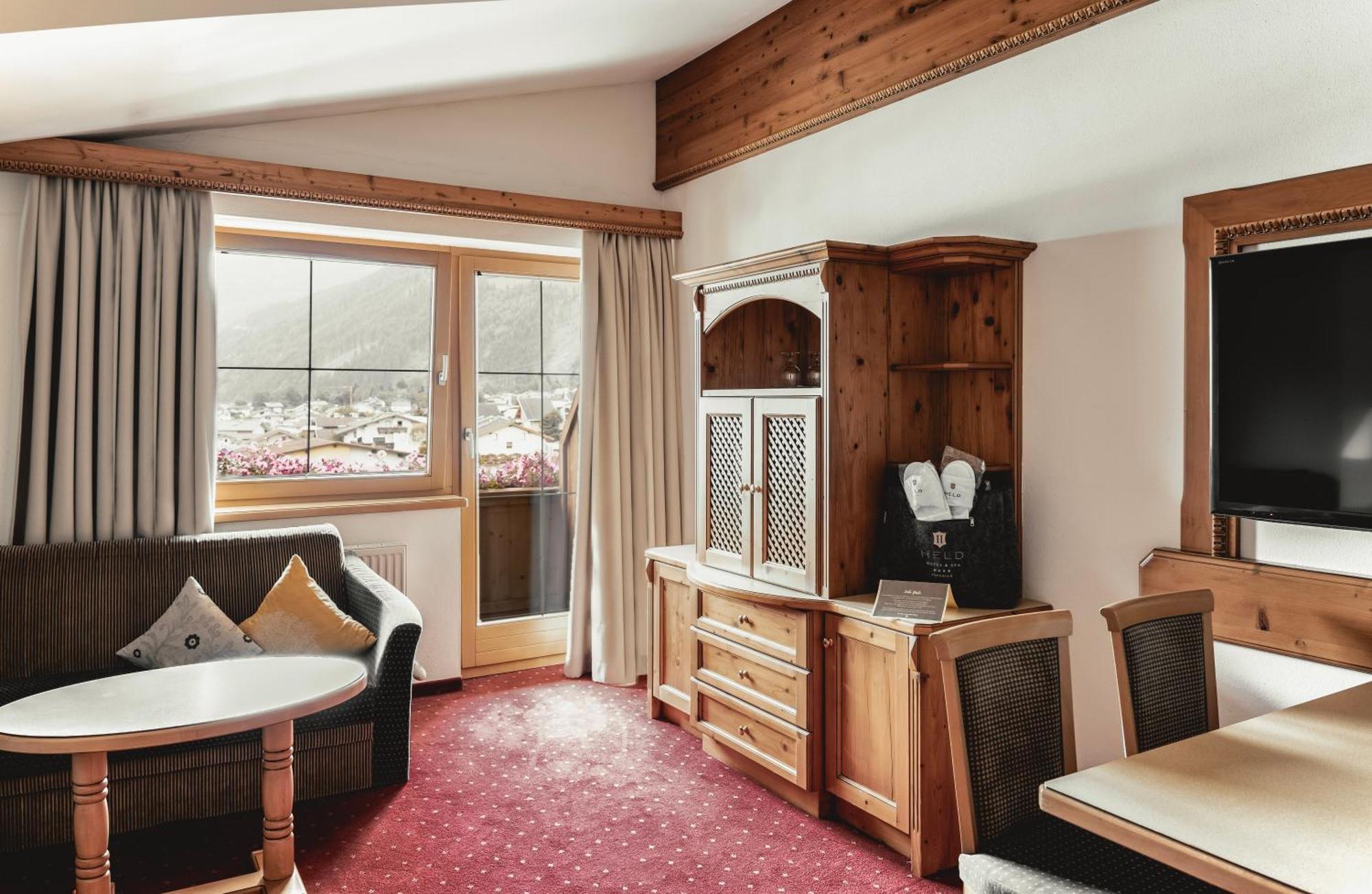 Held Hotel Fügen Eksteriør billede