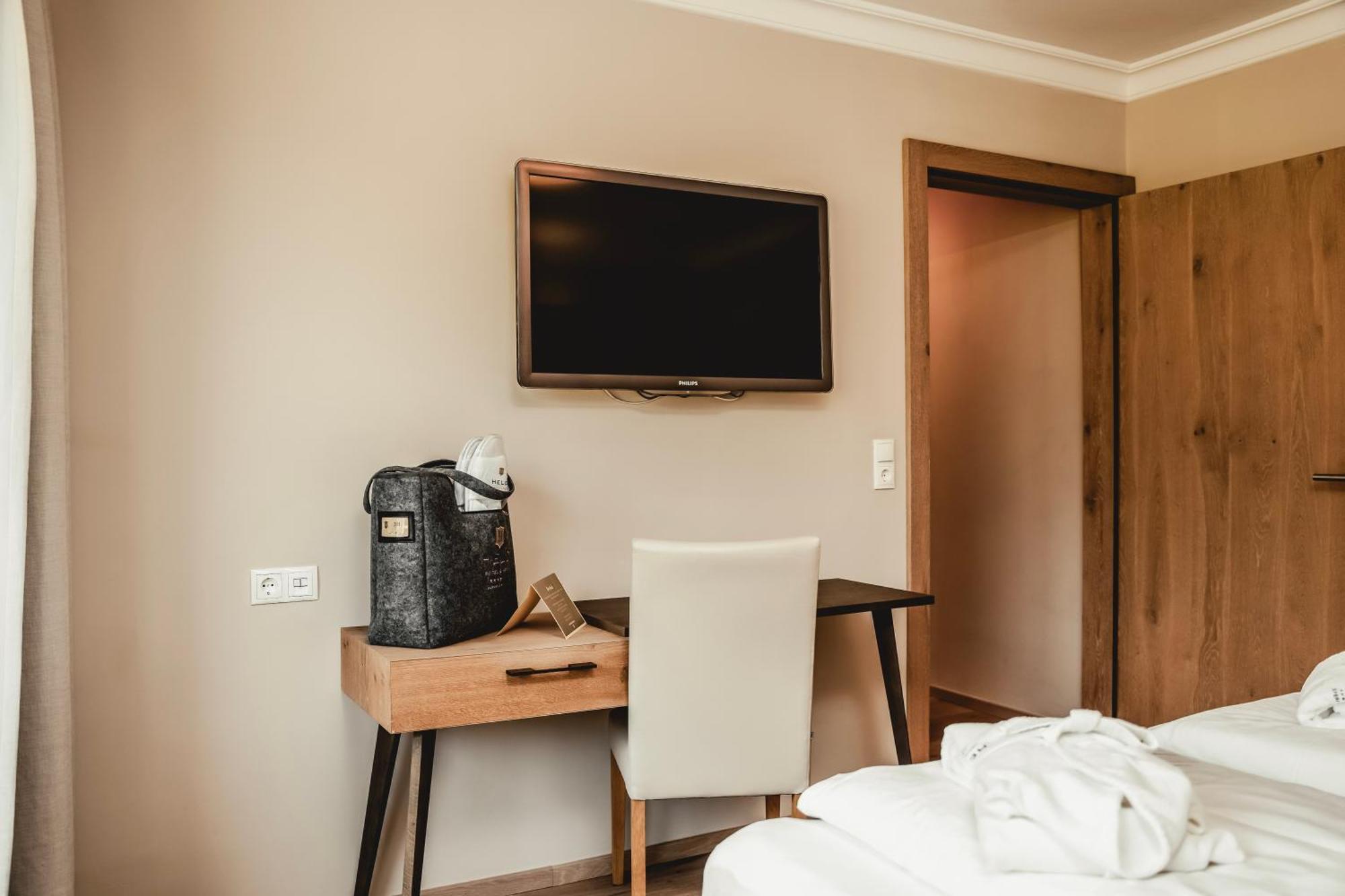 Held Hotel Fügen Eksteriør billede