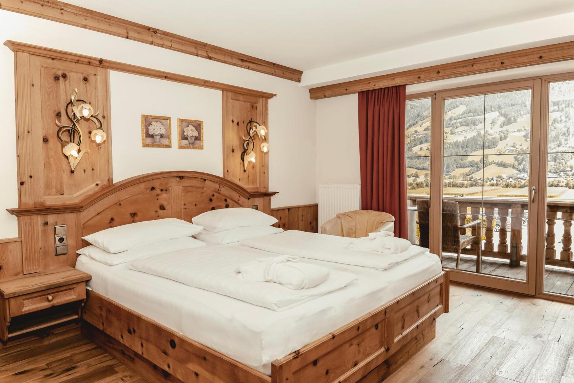 Held Hotel Fügen Eksteriør billede