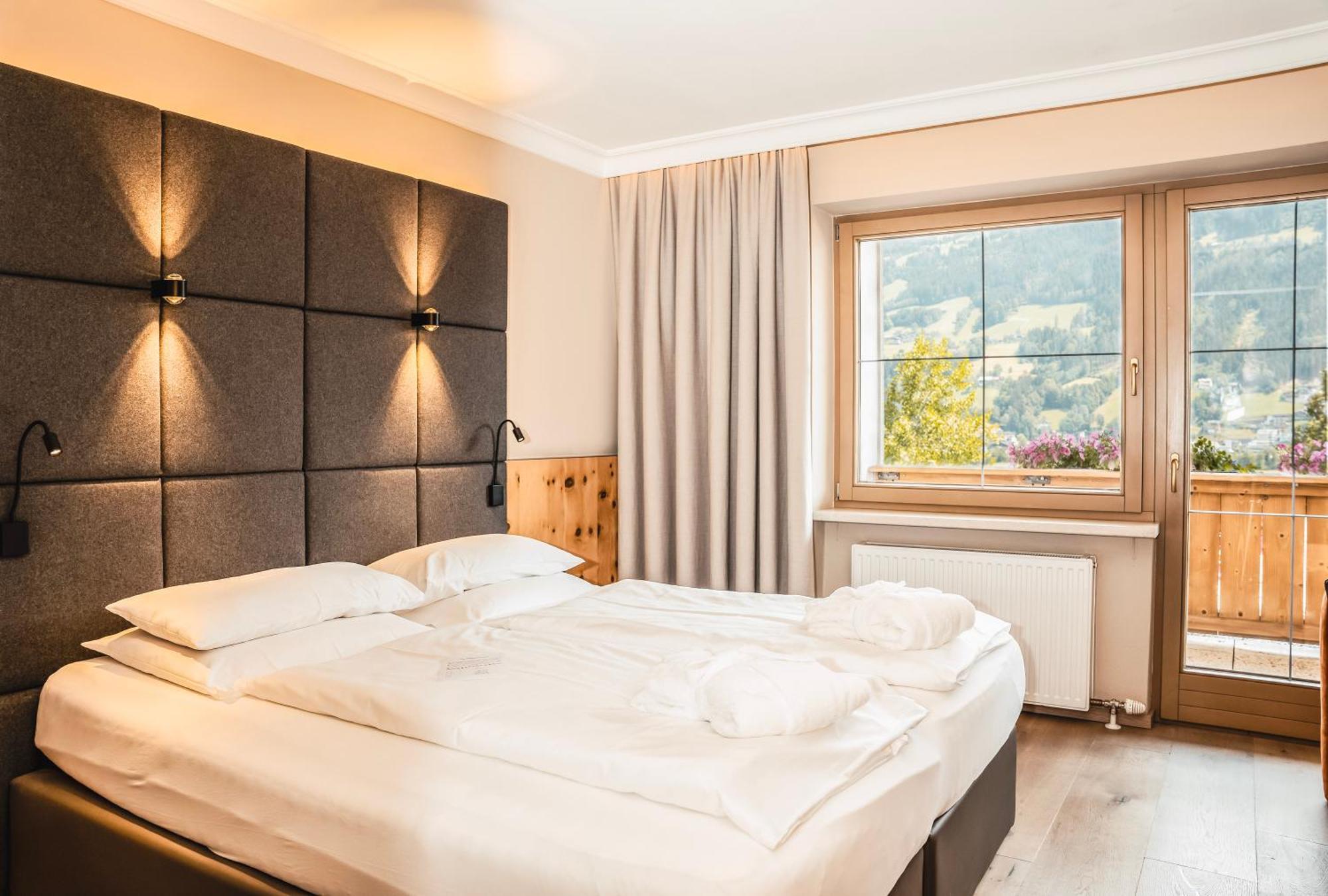 Held Hotel Fügen Eksteriør billede