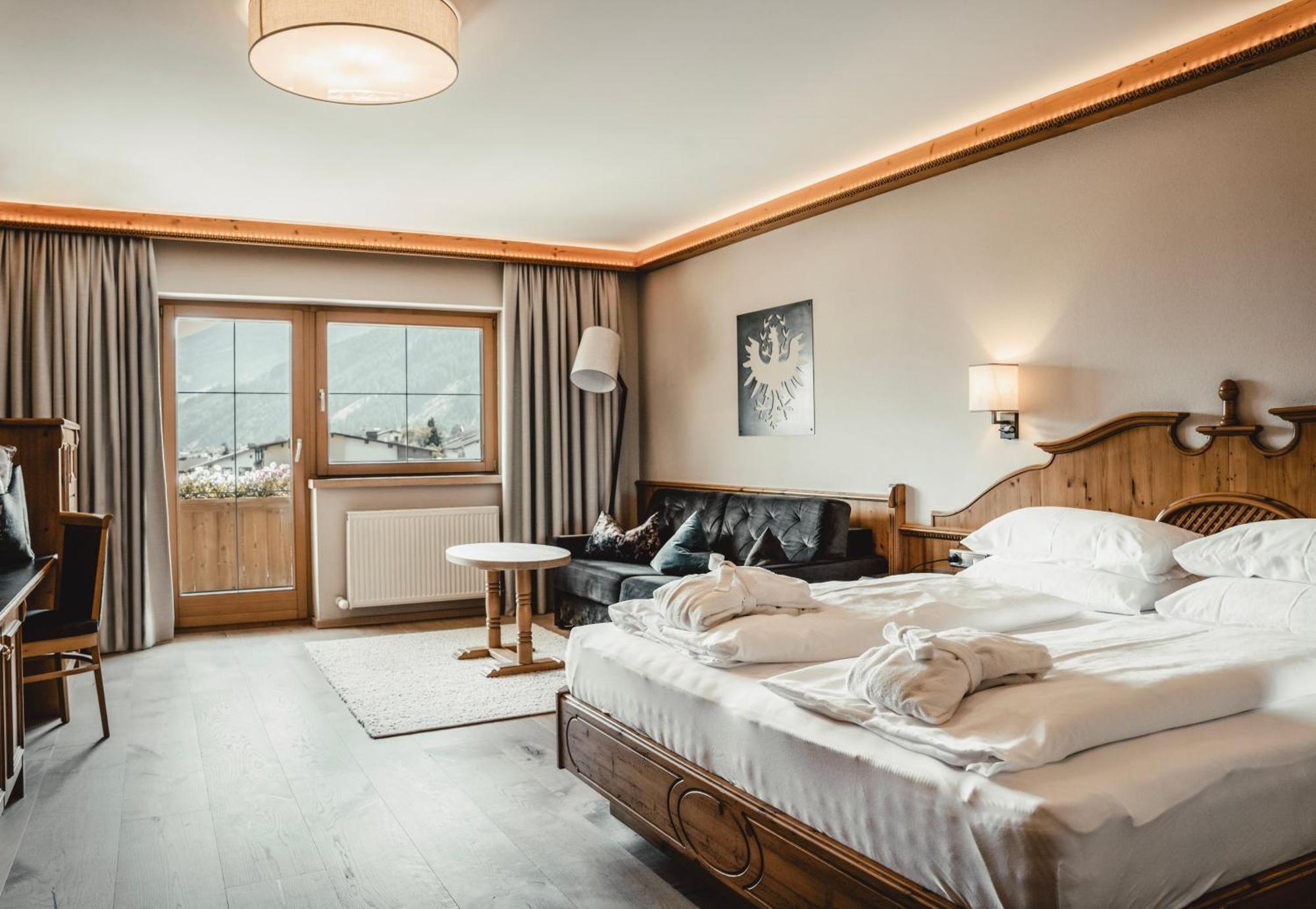 Held Hotel Fügen Eksteriør billede